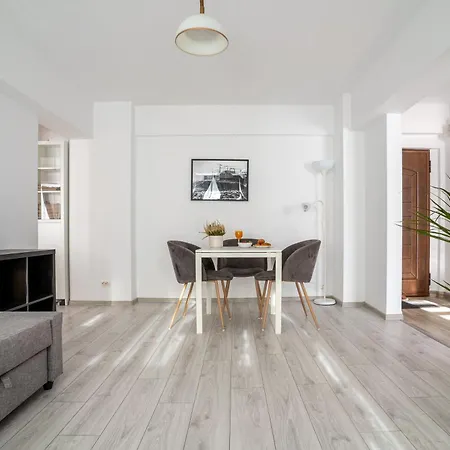 Apartment Downtown Moon 21 Cismigiu Park Bucharest