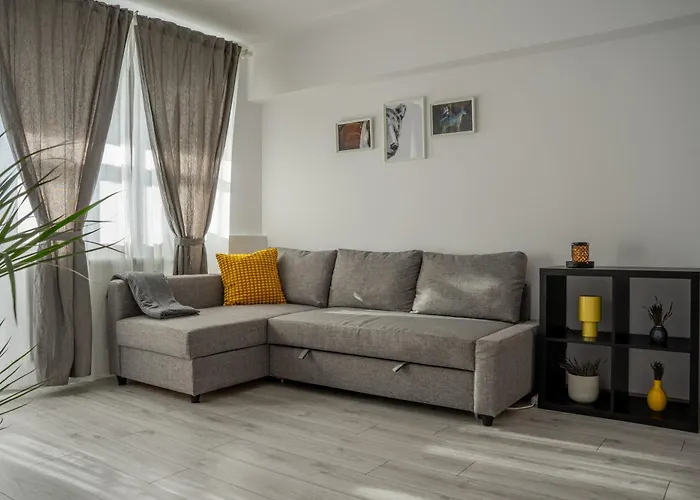 Downtown Moon 21 Cismigiu Park *