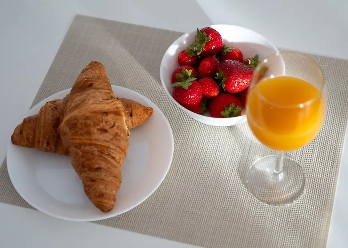 Downtown Moon 21 Cismigiu Park *